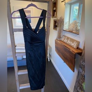 Calvin Klein size 6 satin cross back dress in great condition !!